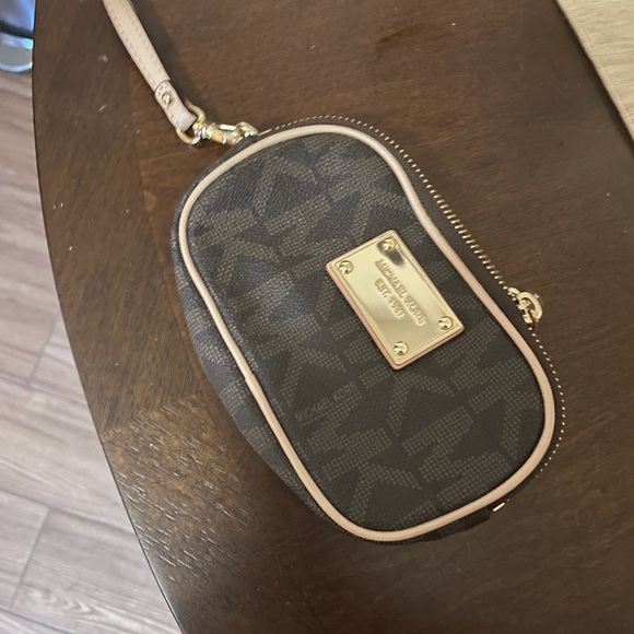 Michael Kors Wallet/Wristlet Brand new ! - Picture 2 of 4